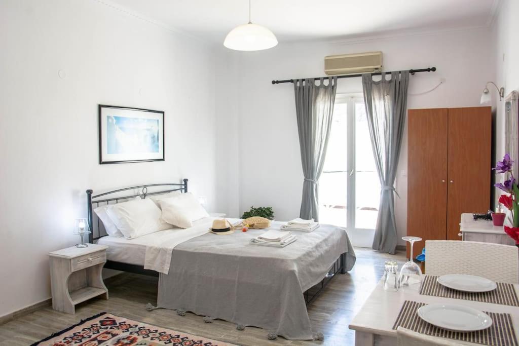 White Wave Studio 1 , 3Min Walk From Kamari Beach المظهر الخارجي الصورة