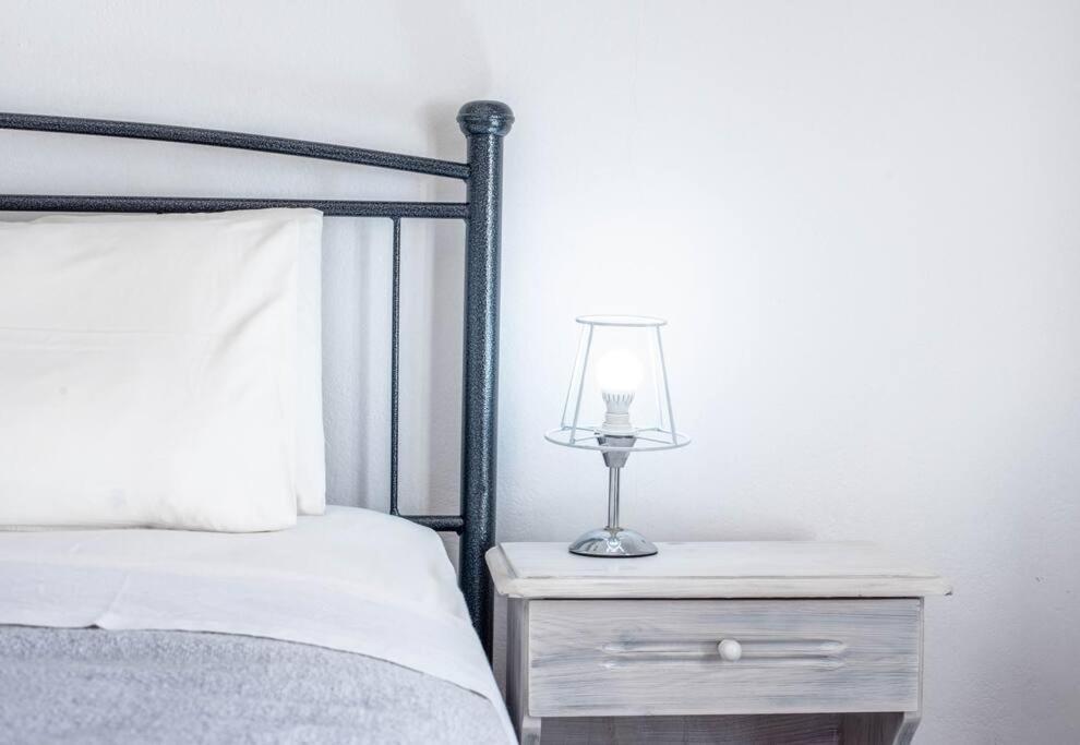 White Wave Studio 1 , 3Min Walk From Kamari Beach المظهر الخارجي الصورة